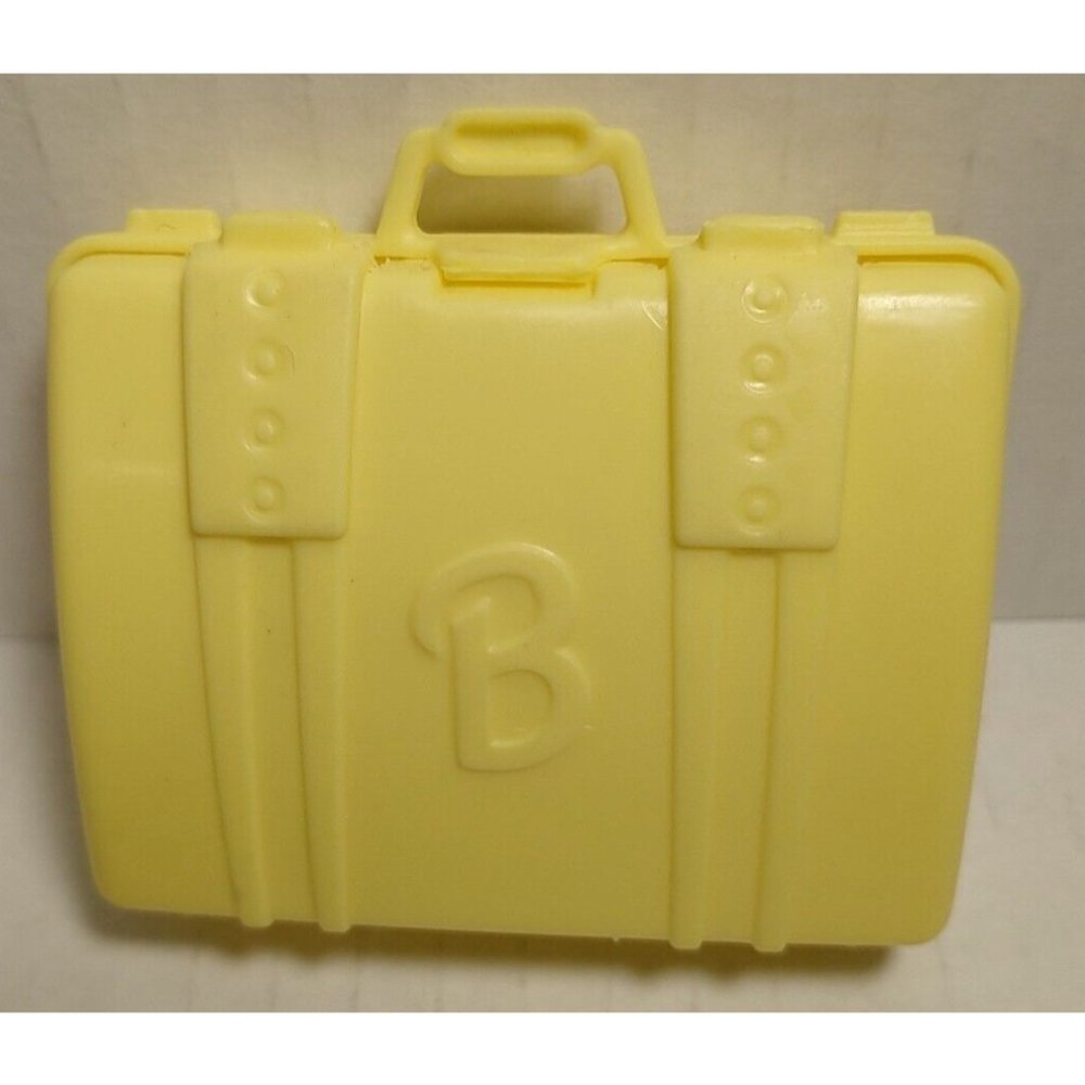 Barbie Doll Dream House Accessory 1990's YELLOW SUITCASE LUGGAGE OPENS (2/1)